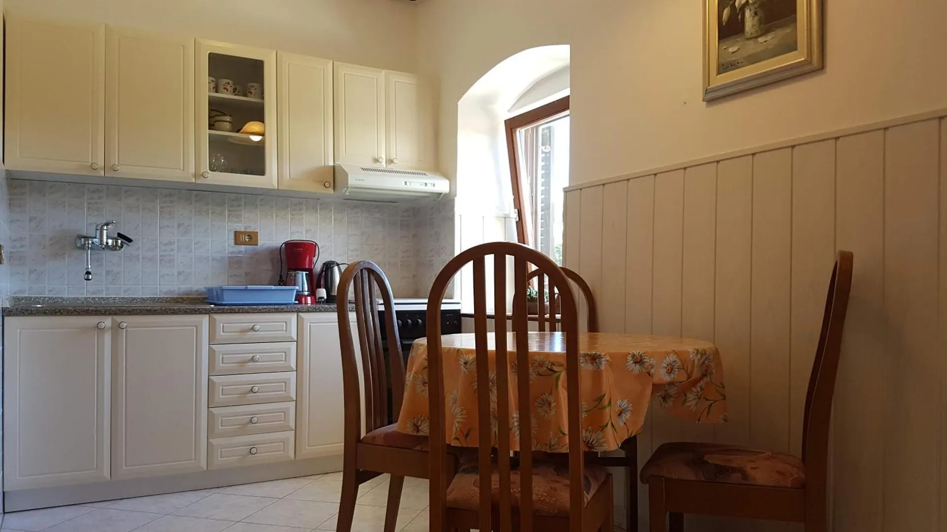 Milos Mugeba Apartment